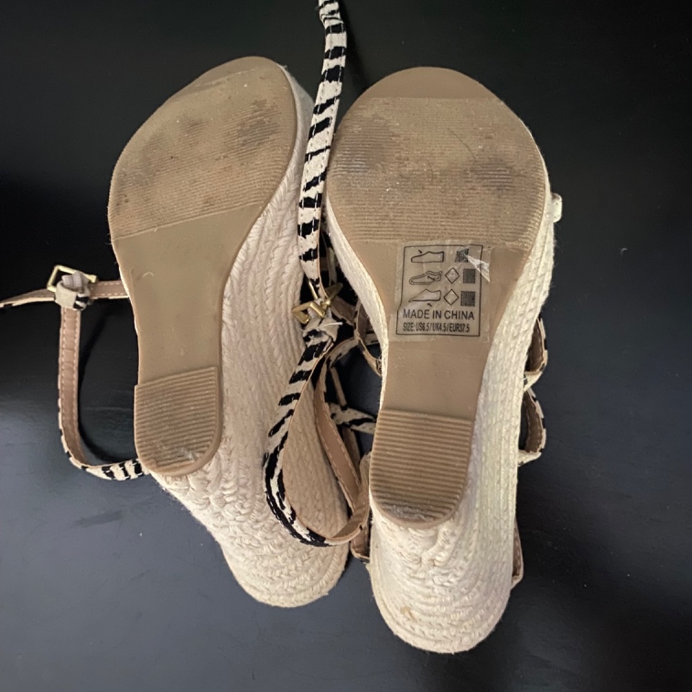 Sandals - Picture 6 of 8